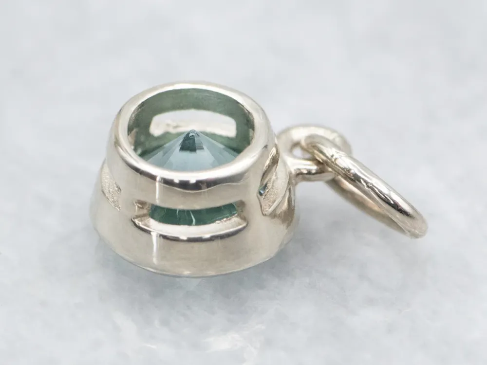 Bezel Set Aquamarine Solitaire Pendant Spaarzaam design