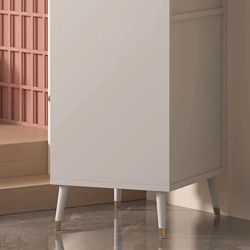 Contemporary Wooden Sideboard Cabinet White Glaswerk Doors met Stoelen Set White