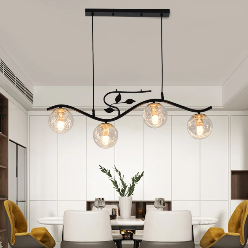 Dekentje Metalen Wavy Island hanglamp Minimalistische 4-lichts zwarte hanglamp met bolglazen kap en vogeldeco