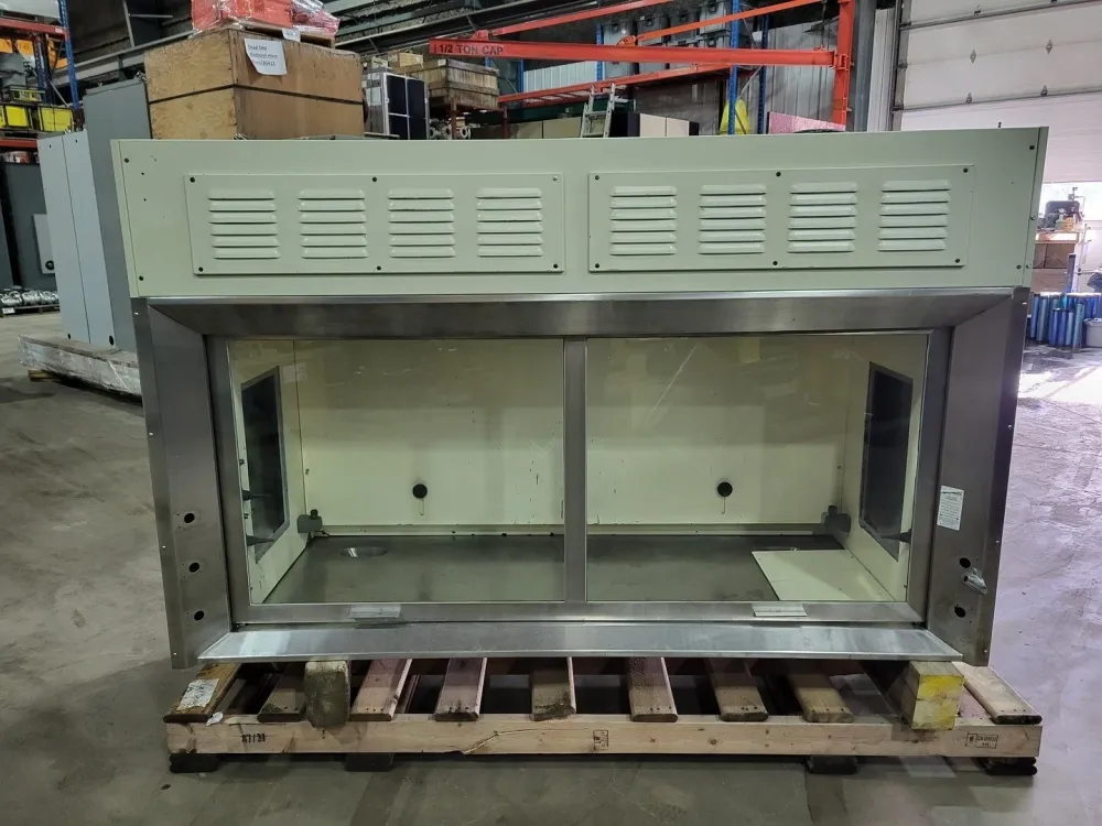 Ademend materiaal 79" x 33" x 49.5" Fume Hood