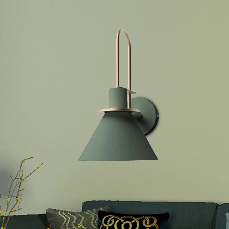1-Light Sconce Light Fixture Antiqued Cone Metaal Wall Mount White/Black/Green Handle Bedside Black