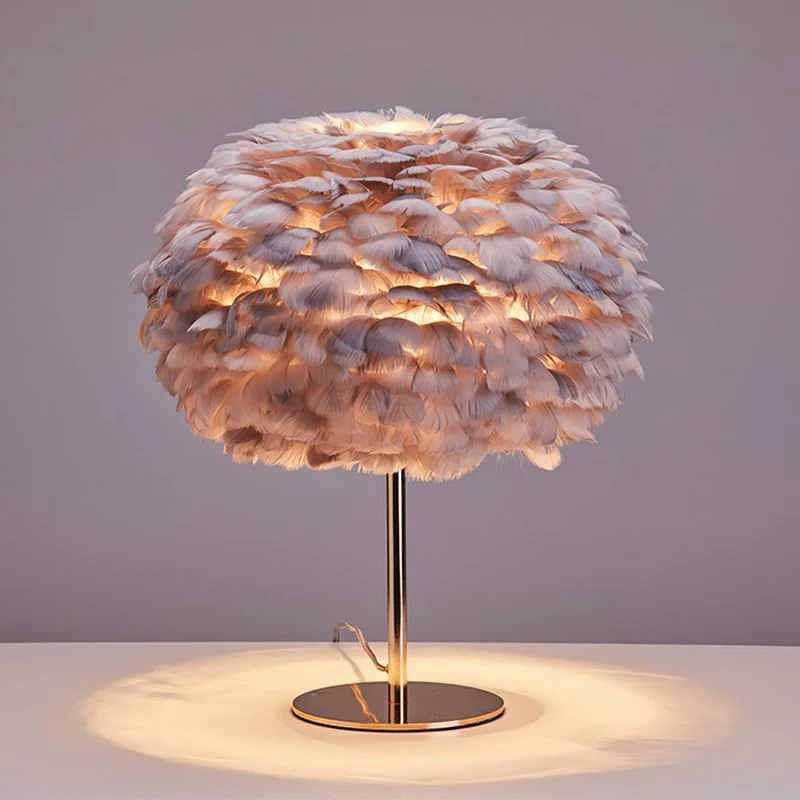 Bolvormige nachtverlichting Eenvoud Feather 1-lichts woonkamernachttafellamp