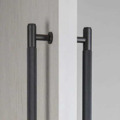 CLOSET BAR / DOUBLE-SIDED / CROSS/ SMOKED BRONSKLEURIG