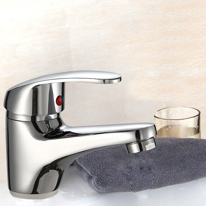Contemporary Single Handle Kitchen Faucet Low Profile Faucet Metaalglans Stainless