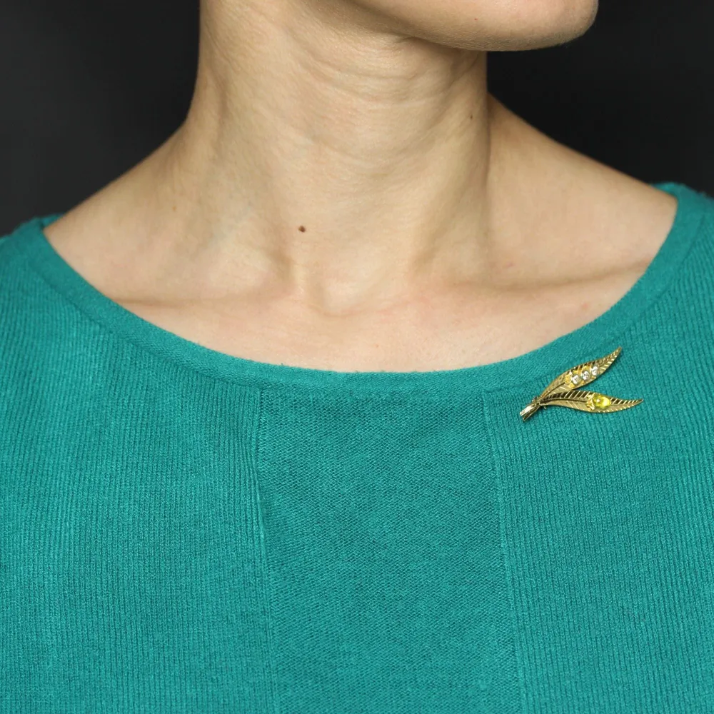 Double leaf gouden brooch