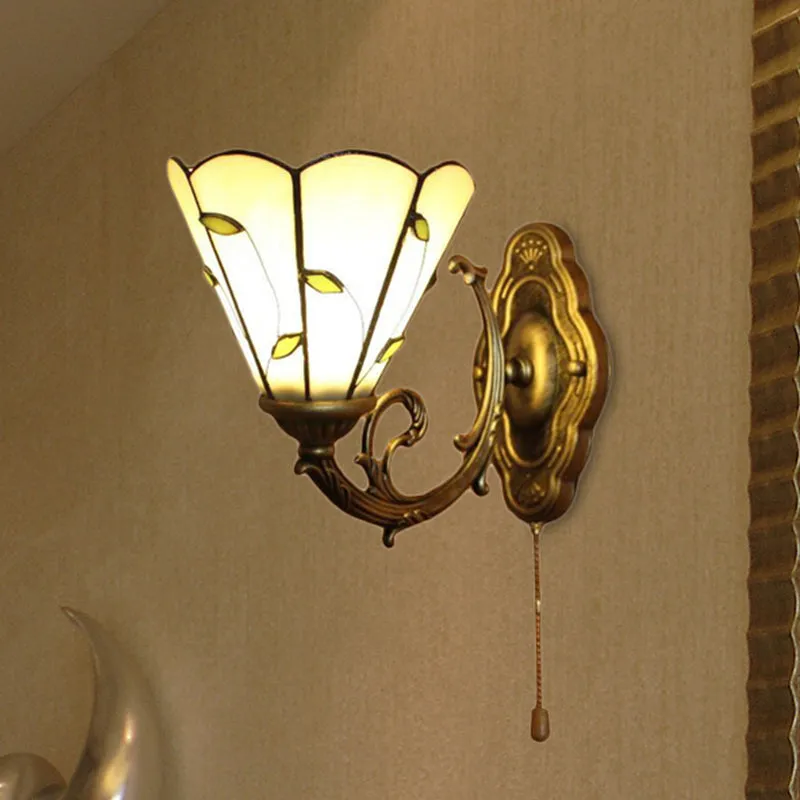 Ecru conische wandverlichting met bladmotief Vintage rustieke wandkandelaar met enkel licht