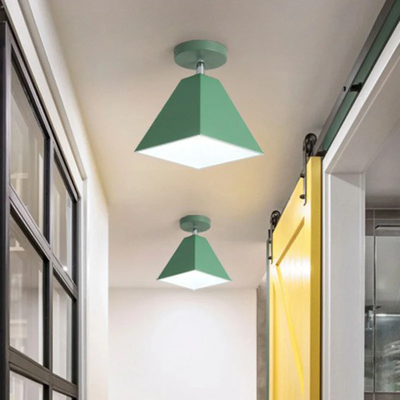 Eenvoud Trapezium halfverzonken metalen gangplafondgemonteerde lamp met één lamp