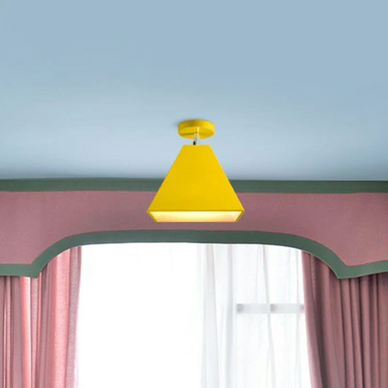 Eenvoud Trapezium halfverzonken metalen gangplafondgemonteerde lamp met één lamp