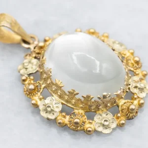 Floral Two Tone Goud Moonstone Pendant
