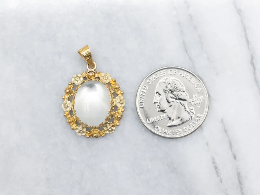 Floral Two Tone Goud Moonstone Pendant