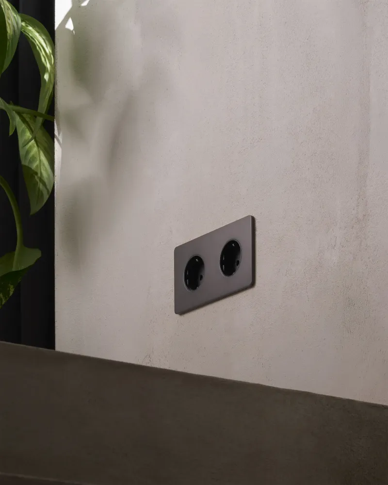 Grove Dubbele 2x Schuko type F stopcontact - Brons | Zwart