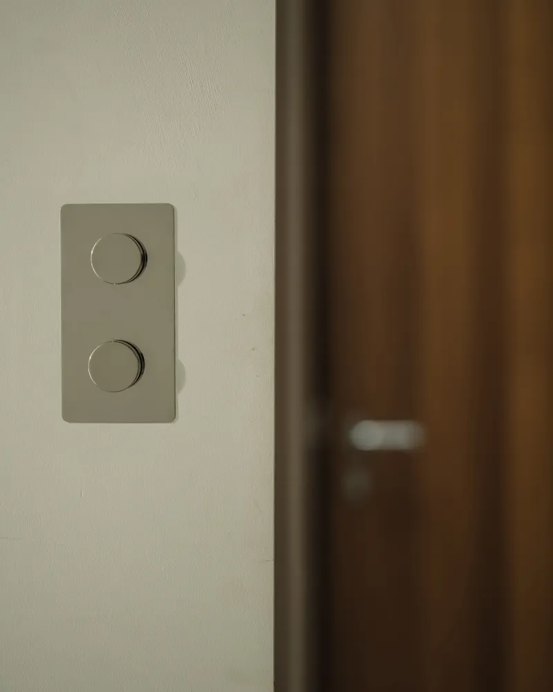 Kew Dubbele 2x verticale dimmer - Gepolijst Nikkel Regular