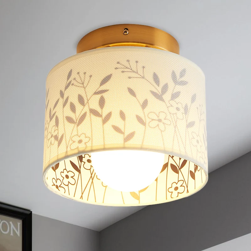 1 Light Drum Shade Semi Flush Mount Light Traditional Geel koper Finish Fabric Ceiling Lighting Elk/Leaf Pattern Brass