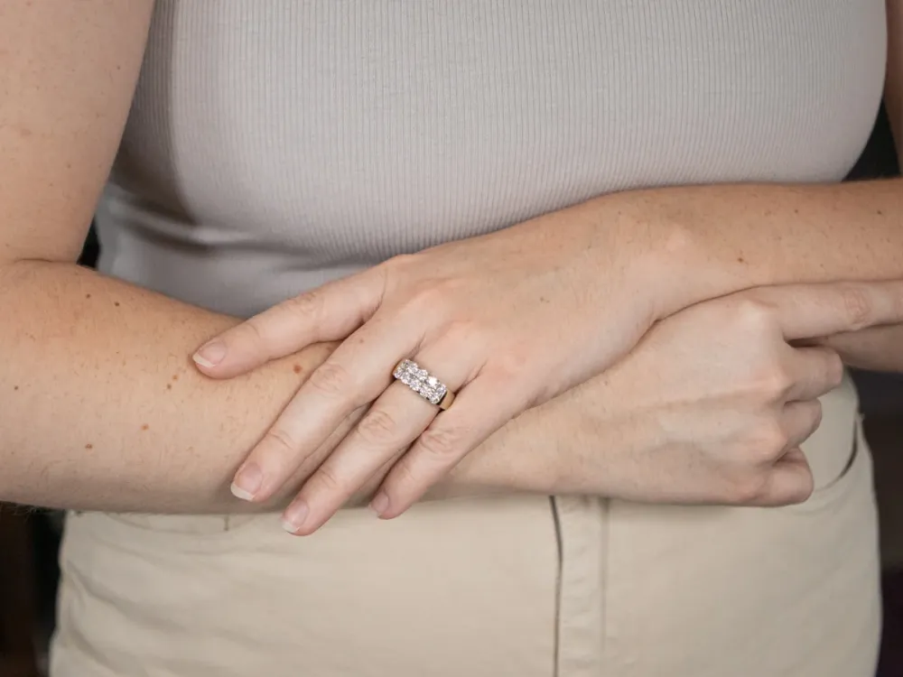 Nostalgisch Double Row Diamond Band