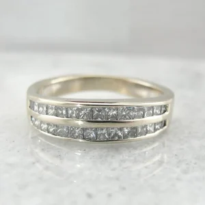 Nostalgisch Double Row Square Cut Diamond Wedding Band