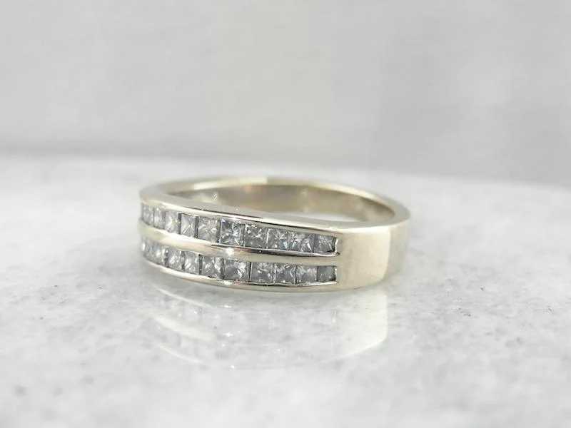Nostalgisch Double Row Square Cut Diamond Wedding Band