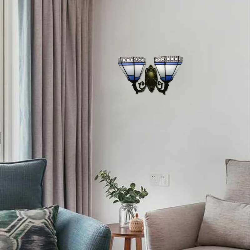 Piramidewandlamp van gebrandschilderd glas, 2 lampen, Tiffany traditionele wandkandelaar amber/blauw voor slaapkamer
