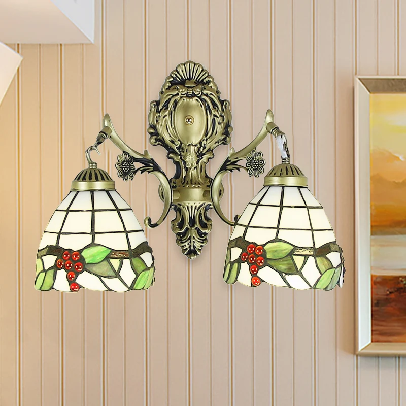 Rustieke Tiffany Sconce Lighting Glas--lood 2-lichts binnenwandverlichting verouderd messing