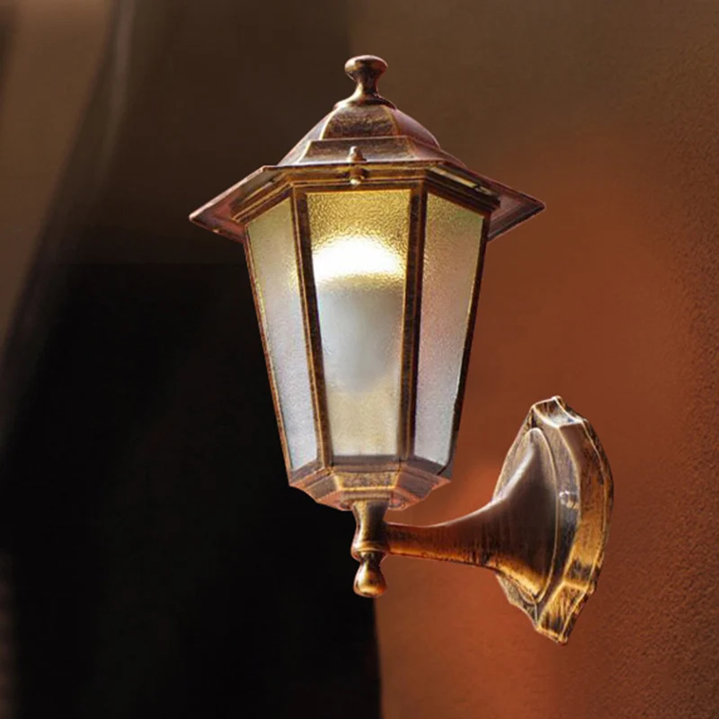 Single-Bulb Wall Sconce Vintage Aluminium Lantern Wall Mounted Lighting Garden Black