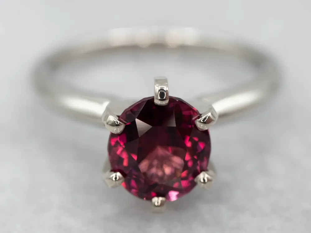 Sleek Two Tone Gouden Rhodolite Garnet Solitaire Ring
