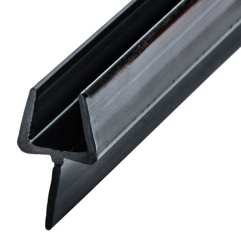 Swinging Shower Door Zwart One-Piece Bottom Rail Black Wipe 1/2" Glass
