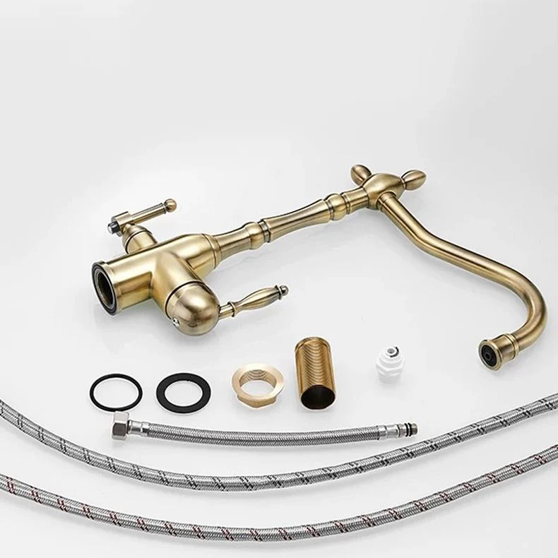 Traditional Bridge Kitchen Faucet 2-Handle Bridge Kitchen Faucet Gouden