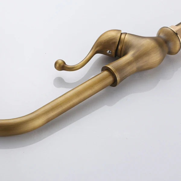 Traditional Kitchen Faucet Brass High Arc Goud Standard Kitchen Faucets Single Handle