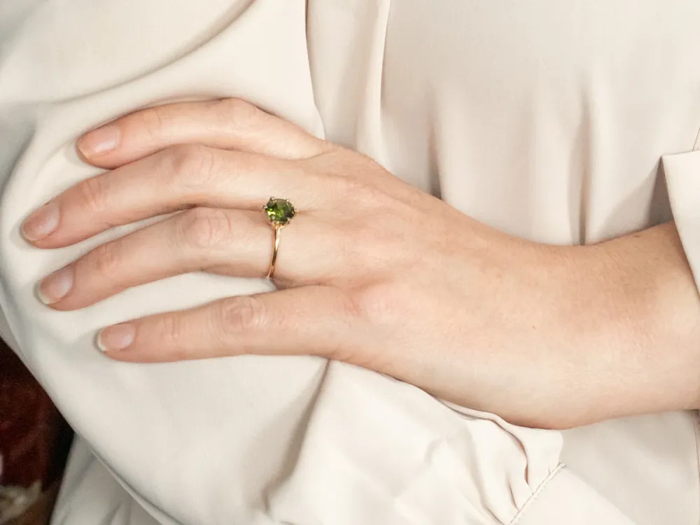Two Tone Goud Green Tourmaline Solitaire Ring
