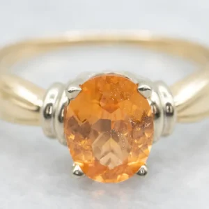 Two Tone Mandarijn Garnet Solitaire Ring