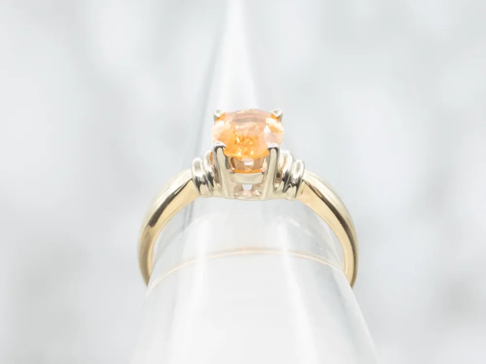 Two Tone Mandarijn Garnet Solitaire Ring