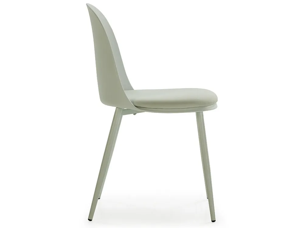 Set van 4 groene Kana stoelen, met metalen poten en gestoffeerde zitting.