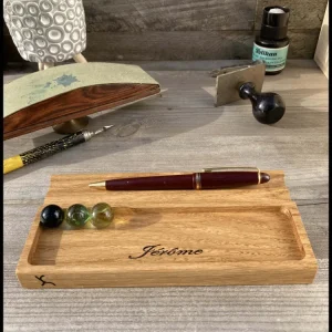 Aanpasbaar etui van massief eikenhout, vintage effect gegarandeerd! Atelier Xavier Leen