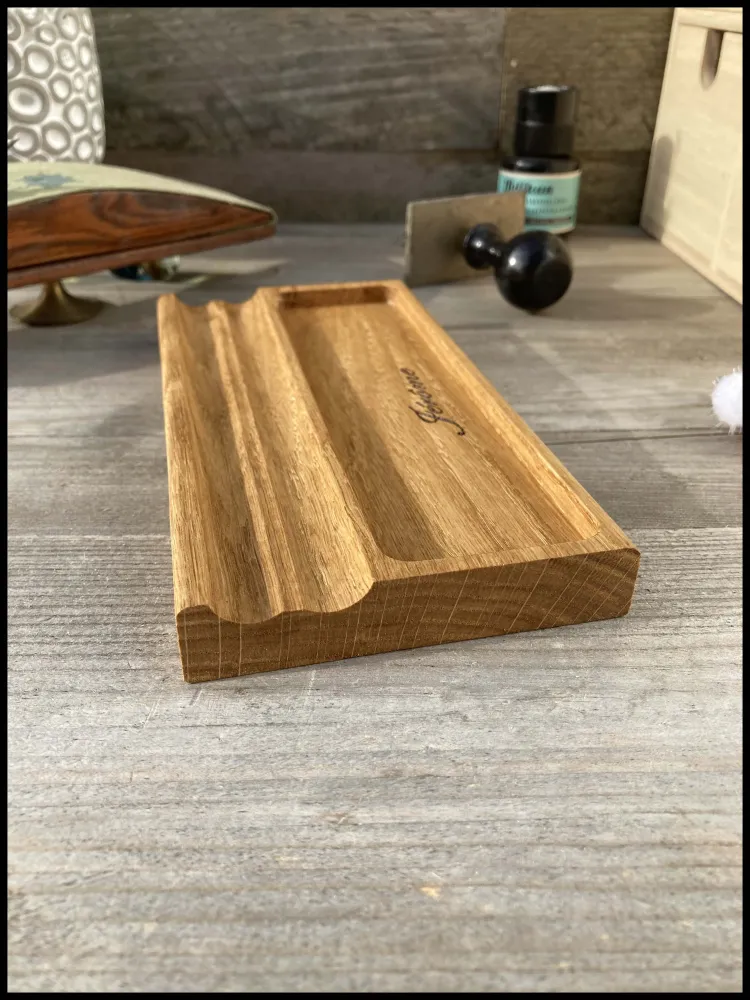 Aanpasbaar etui van massief eikenhout, vintage effect gegarandeerd! Atelier Xavier Leen