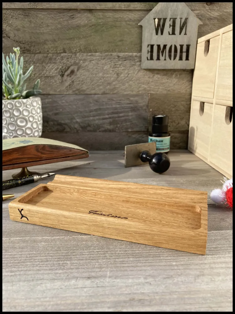 Aanpasbaar etui van massief eikenhout, vintage effect gegarandeerd! Atelier Xavier Leen