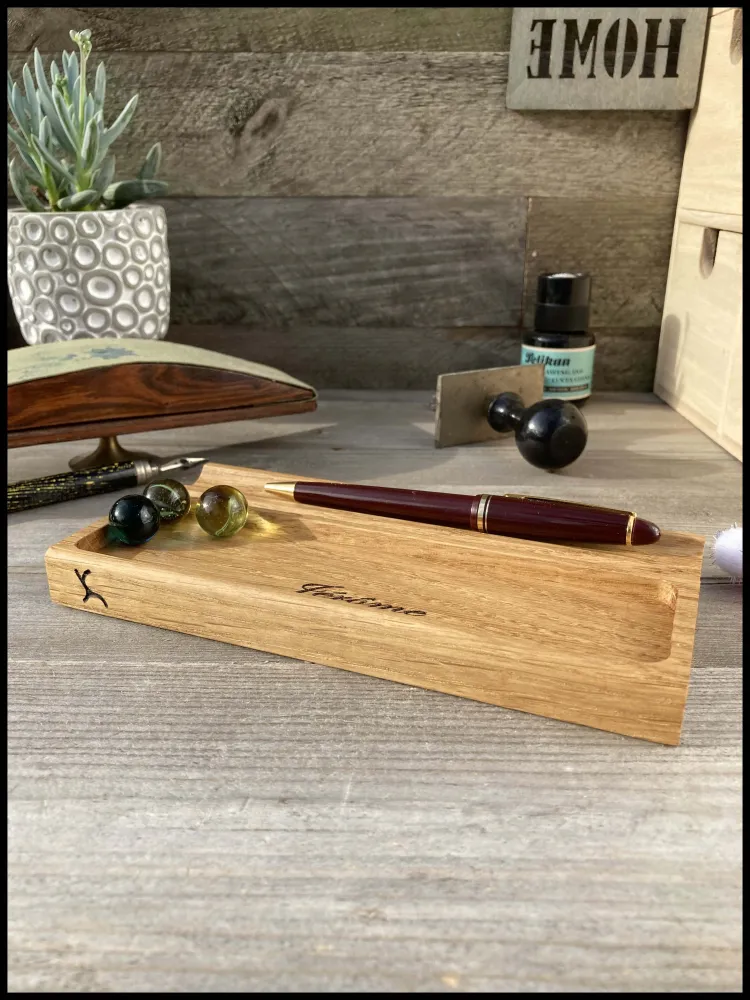 Aanpasbaar etui van massief eikenhout, vintage effect gegarandeerd! Atelier Xavier Leen