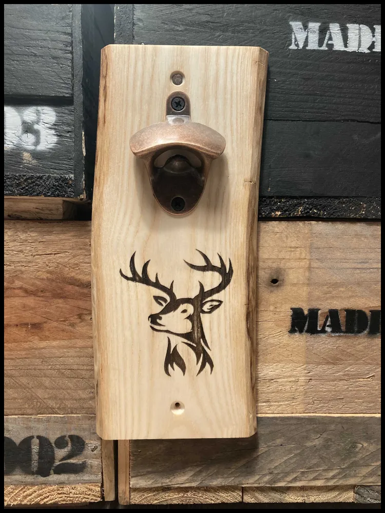 Aanpasbare handmatige flesopener van massief essenhout Atelier Xavier Leen