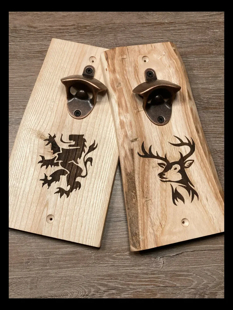 Aanpasbare handmatige flesopener van massief essenhout Atelier Xavier Leen