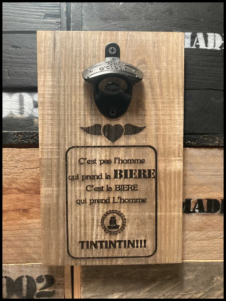 Aanpasbare handmatige flesopener van massief essenhout Atelier Xavier Leen