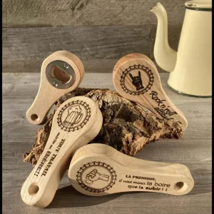 Aanpasbare handmatige flesopener van massief essenhout Atelier Xavier Leen
