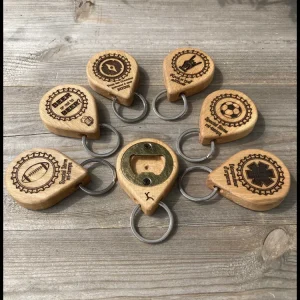 Aanpasbare sleutelhanger met handmatige flesopener van massief beukenhout Atelier Xavier Leen