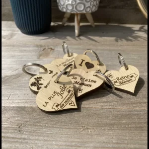 Charmante massief houten sleutelhanger: charmante hartjes, voor mama! Atelier Xavier Leen