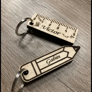 Charmante sleutelhanger van massief hout: hartjes met Moederdag-charme! Atelier Xavier Leen