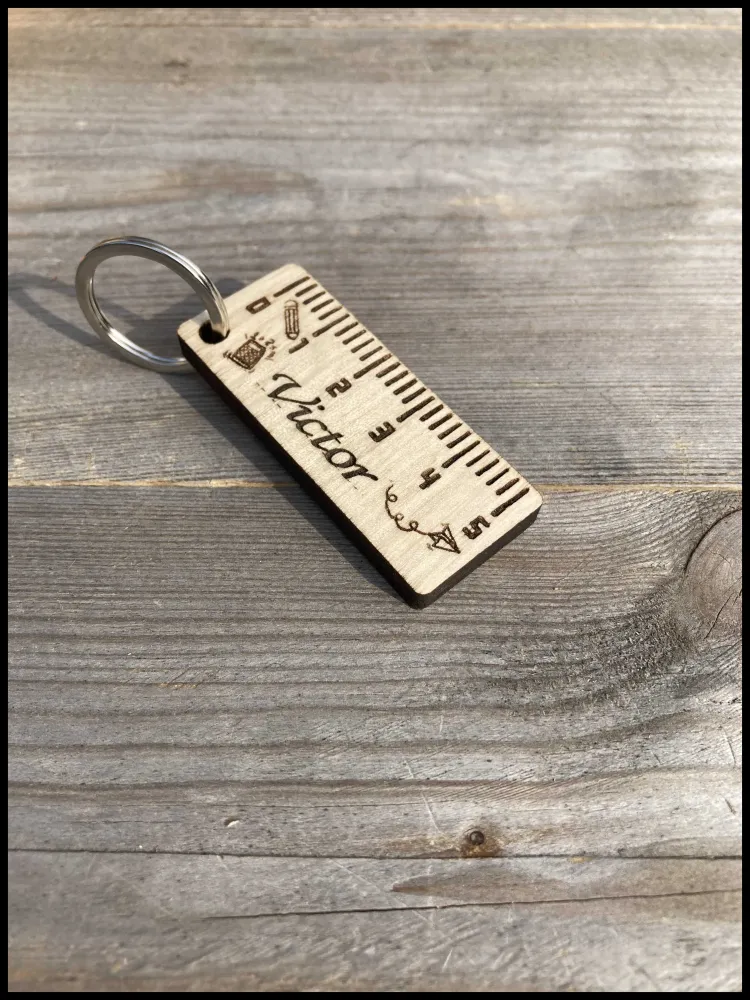 Charmante sleutelhanger van massief hout: hartjes met Moederdag-charme! Atelier Xavier Leen