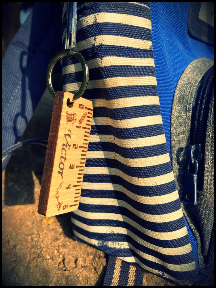 Charmante sleutelhanger van massief hout: hartjes met Moederdag-charme! Atelier Xavier Leen