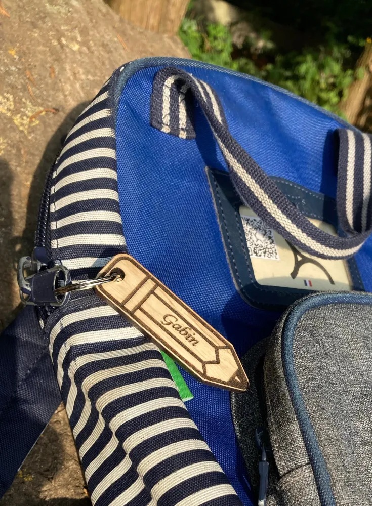 Charmante sleutelhanger van massief hout: hartjes met Moederdag-charme! Atelier Xavier Leen