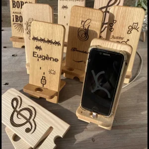 Demonteerbare telefoonhouder van aanpasbaar massief essenhout Atelier Xavier Leen