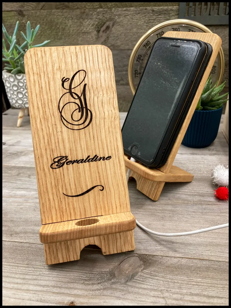 Demonteerbare telefoonhouder van aanpasbaar massief essenhout Atelier Xavier Leen