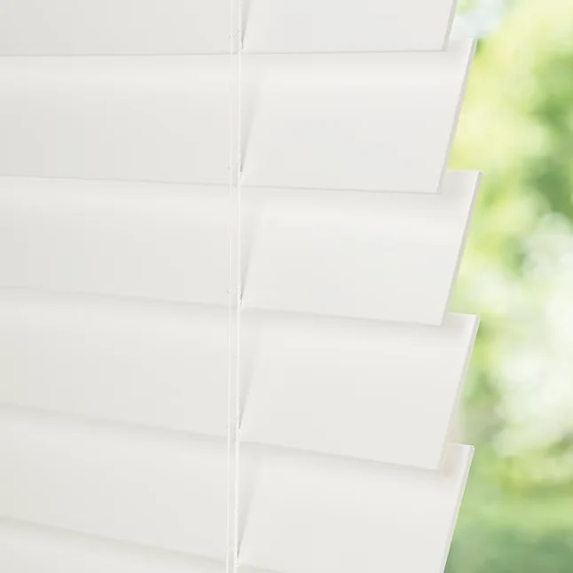 LEVOLOR Trim+Go 2.5- Slat Width 35- x 72- Batterij White Faux Wood Room Darkening Horizontal Blinds