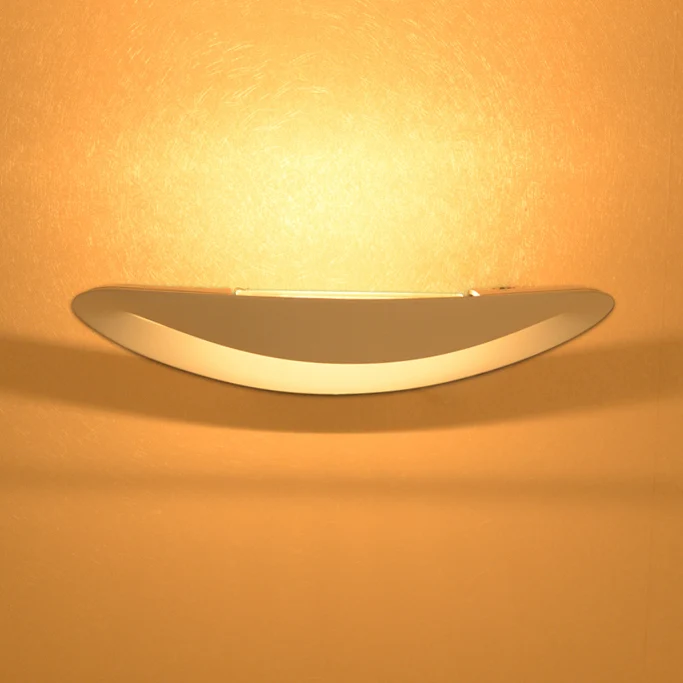 Black/White Curved Shade Wall Sconce Eigentijds Stylish Integrated LED Aluminum Wall Mounted Lamp Bedroom Black