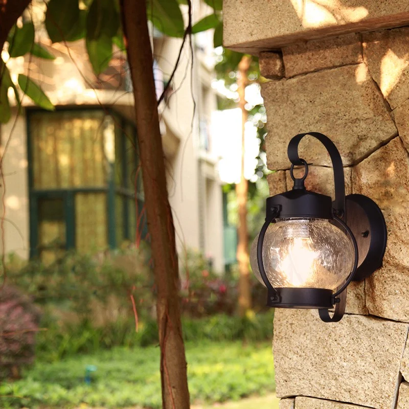 Cylinder/Lantern Seeded Glass Wall Hanging Light Traditional Single Bulb Outdoor Sconce Lamp Helder Clear